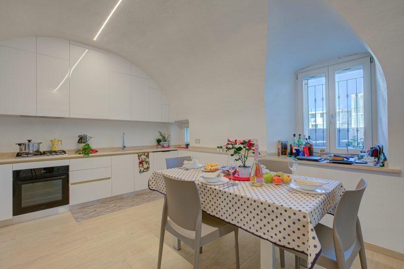 Peschiera few steps from the lake Garden, Terrace, & AC