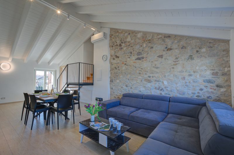 Peschiera Lake View + Parking
