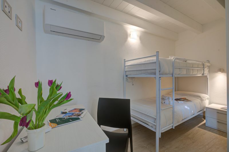 Peschiera Lake View + Parking