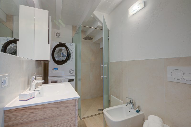 Peschiera Lake View + Parking
