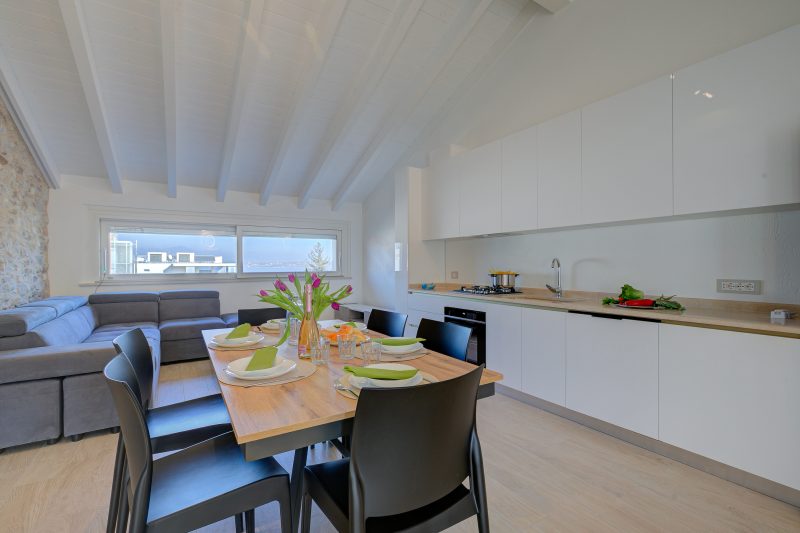 Peschiera Lake View + Parking
