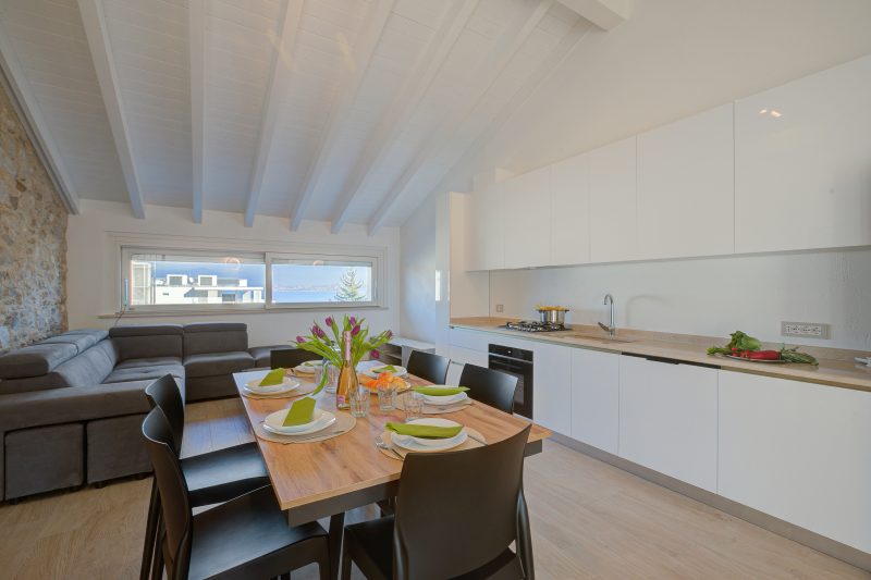 Peschiera Lake View + Parking
