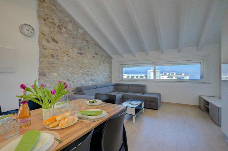 Peschiera Lake View + Parking