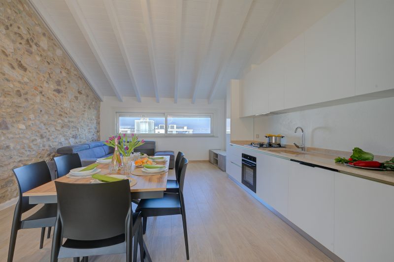 Peschiera Lake View + Parking