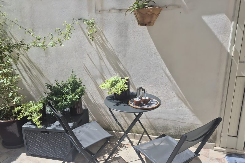 Jazzy House In Historic Centre 2BR Sleeps 4