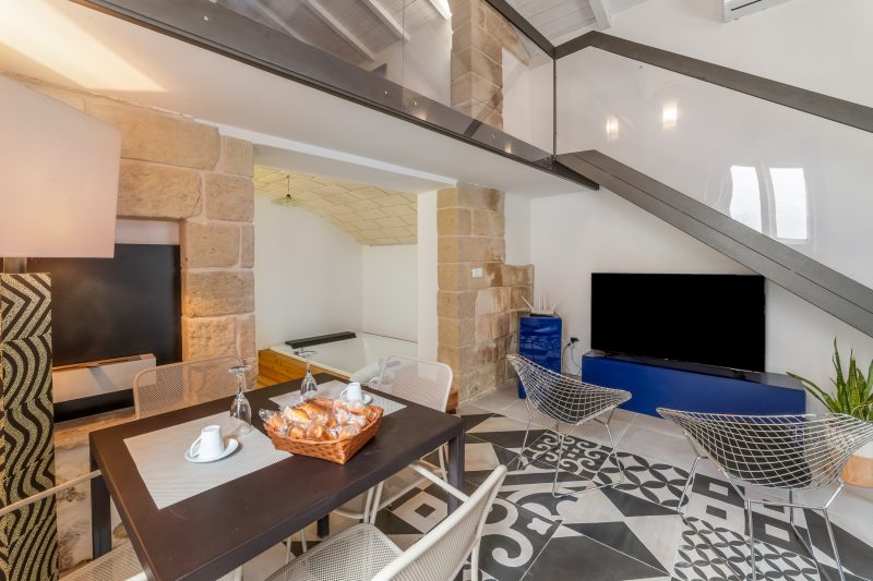 Martano Jacuzzi Suite w/ Terrace & BBQ
