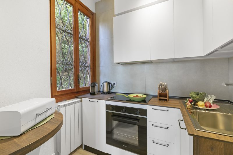 Lake View Escape Apartment with Pool, & Terrace in Stresa