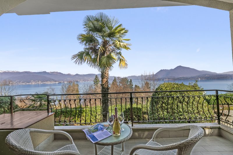 Lake View Escape Apartment with Pool, & Terrace in Stresa