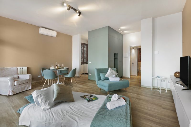 Lake View Escape Apartment with Pool, & Terrace in Stresa