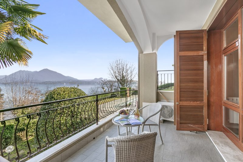 Lake View Escape Apartment with Pool, & Terrace in Stresa
