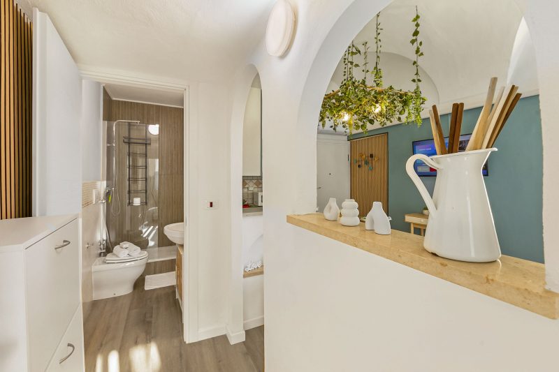 EA Blue Marin Apartment with A/C