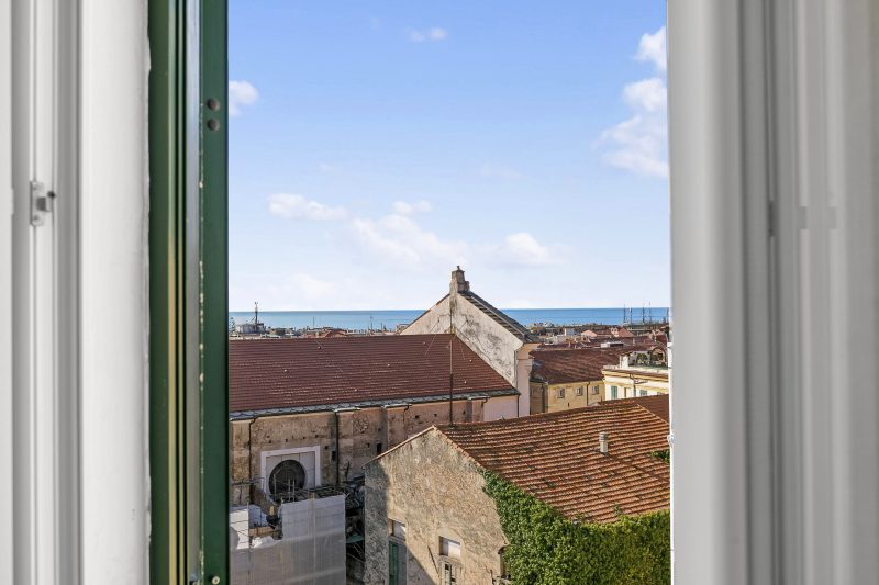 EA Blue Marin Apartment with A/C