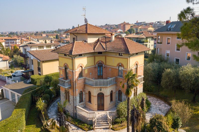 Villa Barbara - Lake Garda Villa with Pool & Views