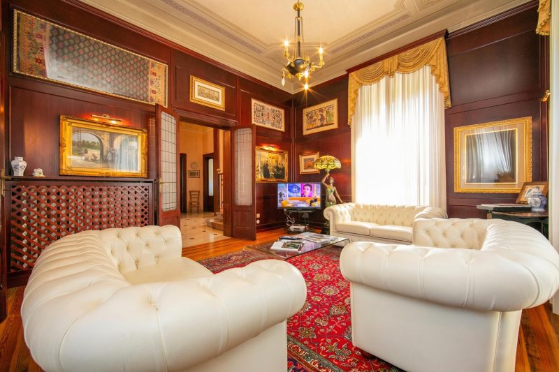 Villa Barbara - Lake Garda Villa with Pool & Views