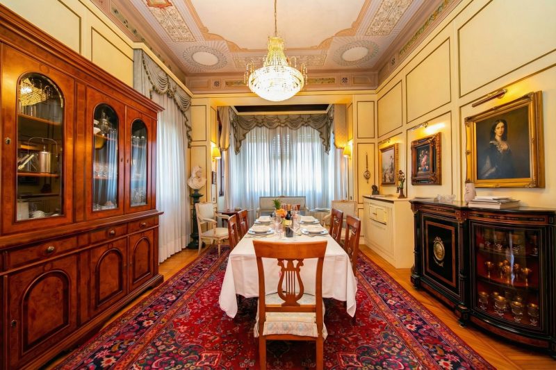 Villa Barbara - Lake Garda Villa with Pool & Views