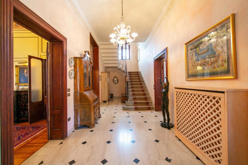 Villa Barbara - Lake Garda Villa with Pool & Views