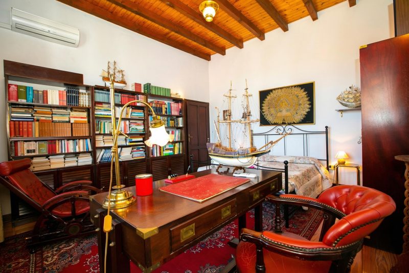 Villa Barbara - Lake Garda Villa with Pool & Views