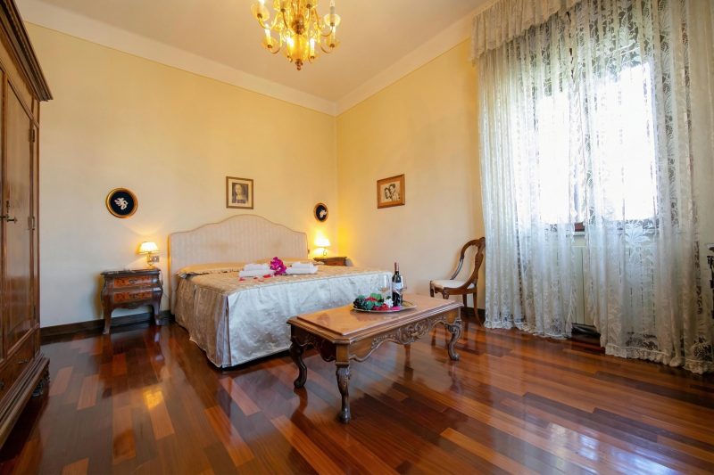 Villa Barbara - Lake Garda Villa with Pool & Views