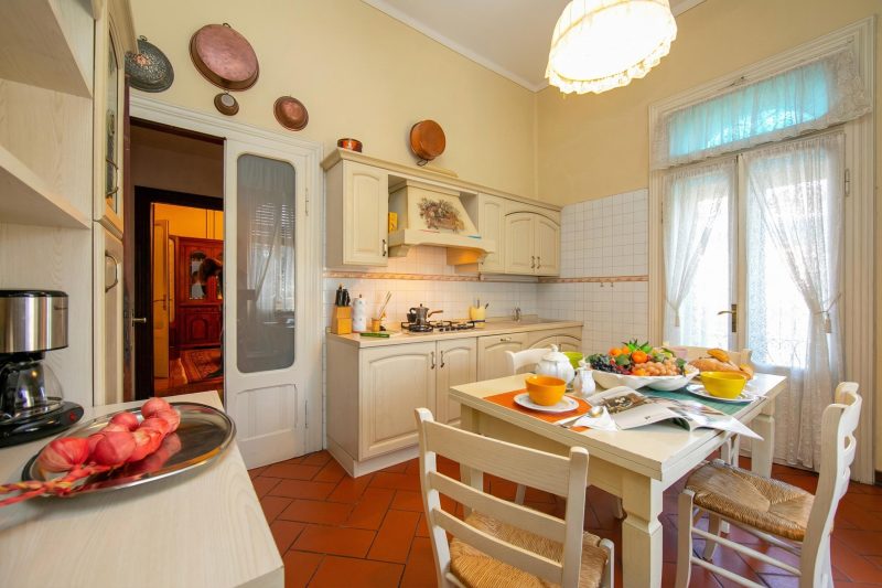Villa Barbara - Lake Garda Villa with Pool & Views