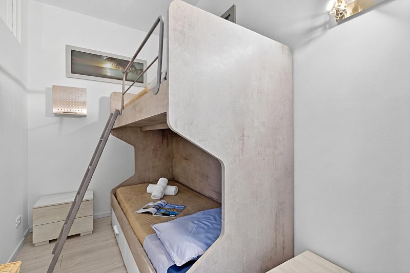 Bono Deluxe: 3BR Home in Desenzano