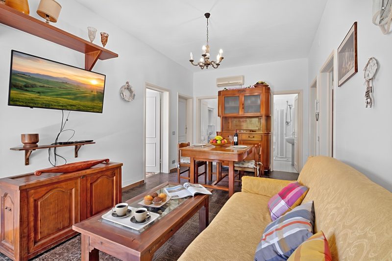 Casa Colombo with Garden In Forte Dei Marmi