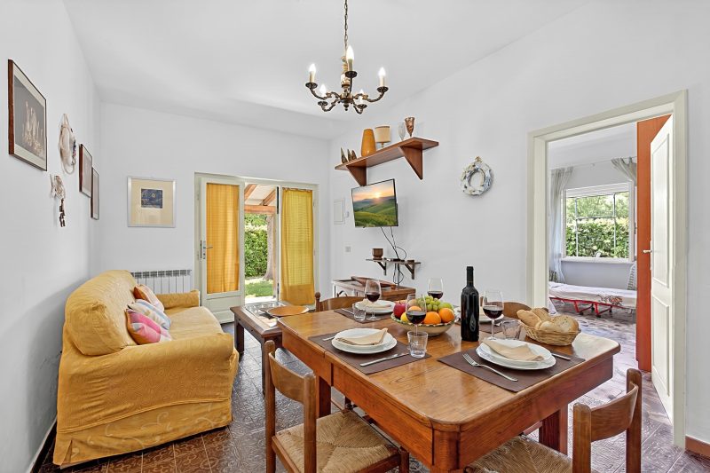 Casa Colombo with Garden In Forte Dei Marmi