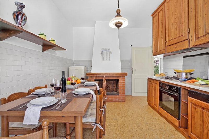 Casa Colombo with Garden In Forte Dei Marmi