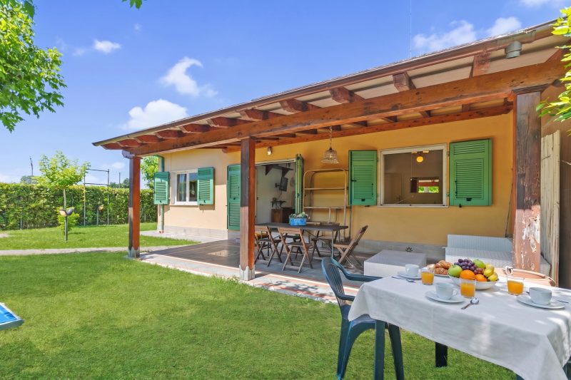 Casa Colombo with Garden In Forte Dei Marmi