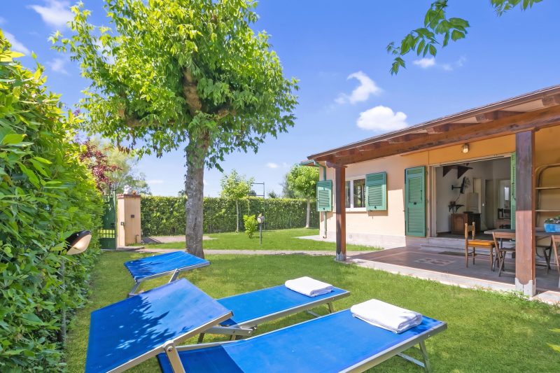 Casa Colombo with Garden In Forte Dei Marmi