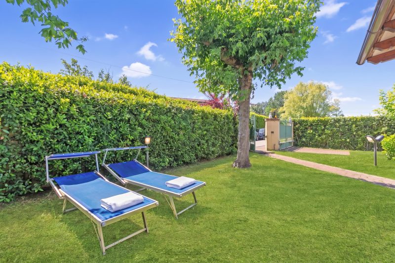 Casa Colombo with Garden In Forte Dei Marmi