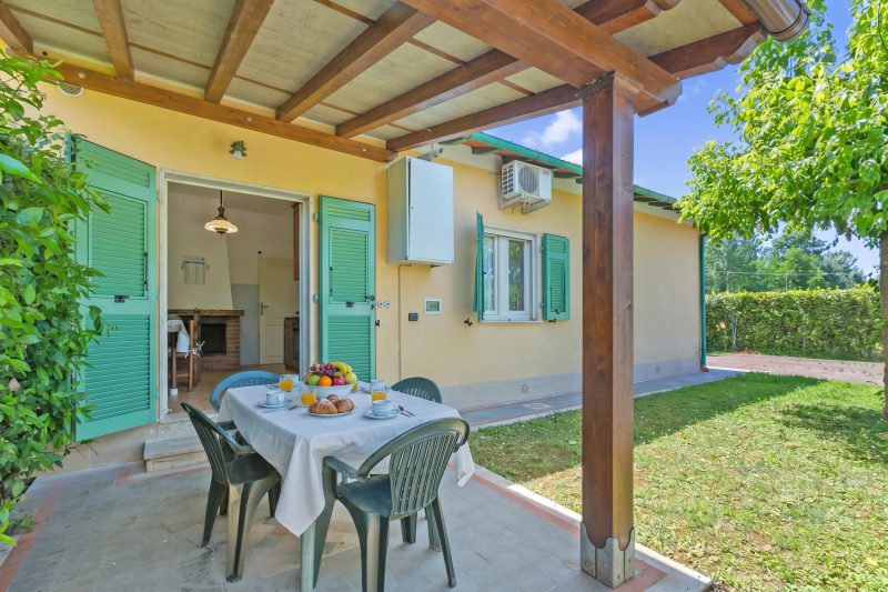 Casa Colombo with Garden In Forte Dei Marmi