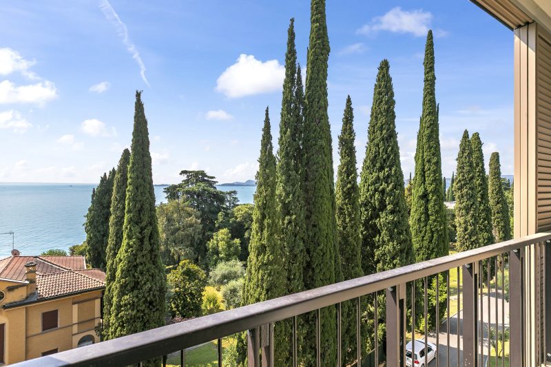 Hendrik Vittoriale Lake View Shared Pool