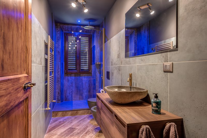 Luxury Chianti Road - 3BR Free Parking