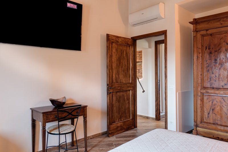 Luxury Chianti Road - 3BR Free Parking
