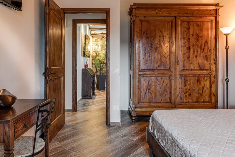 Luxury Chianti Road - 3BR Free Parking