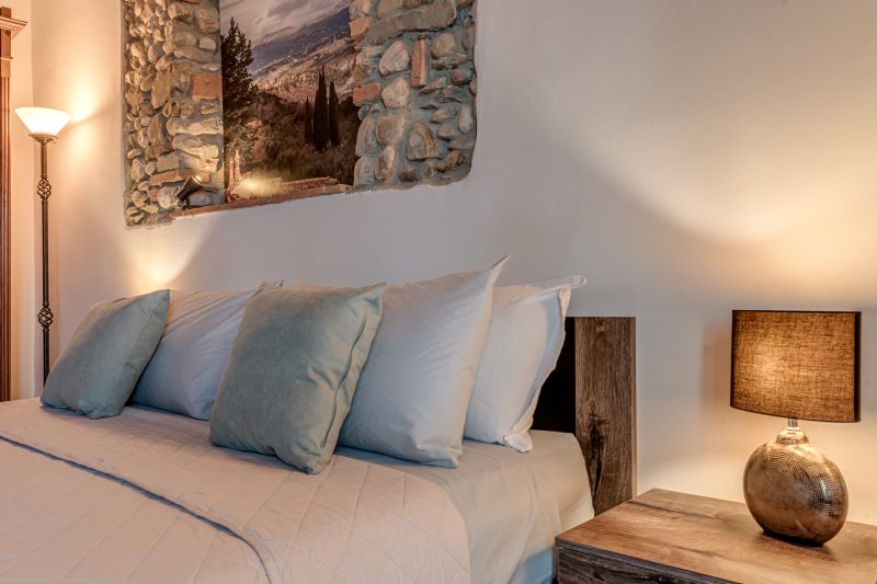Luxury Chianti Road - 3BR Free Parking