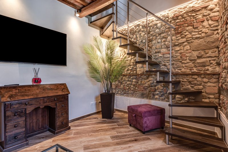 Luxury Chianti Road - 3BR Free Parking