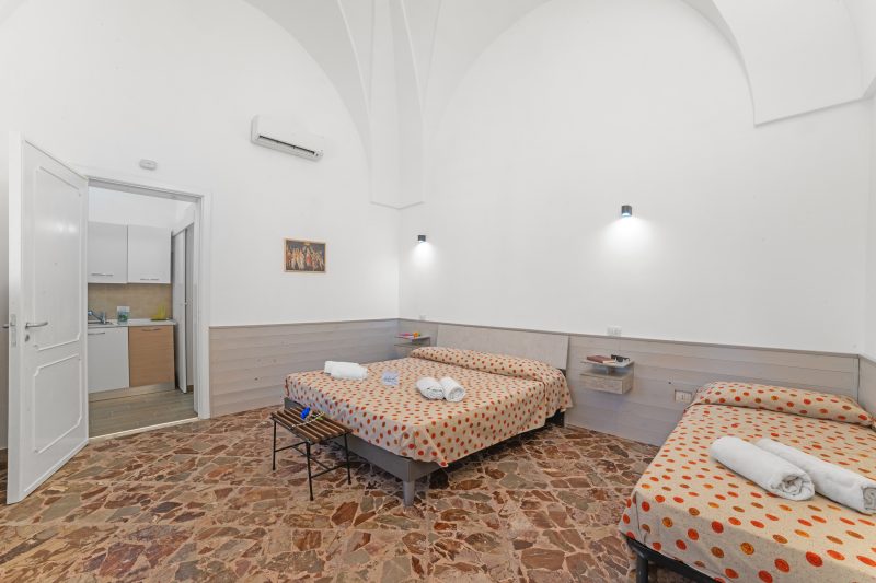 Casa Miggiano 6 BR Apartment in Town