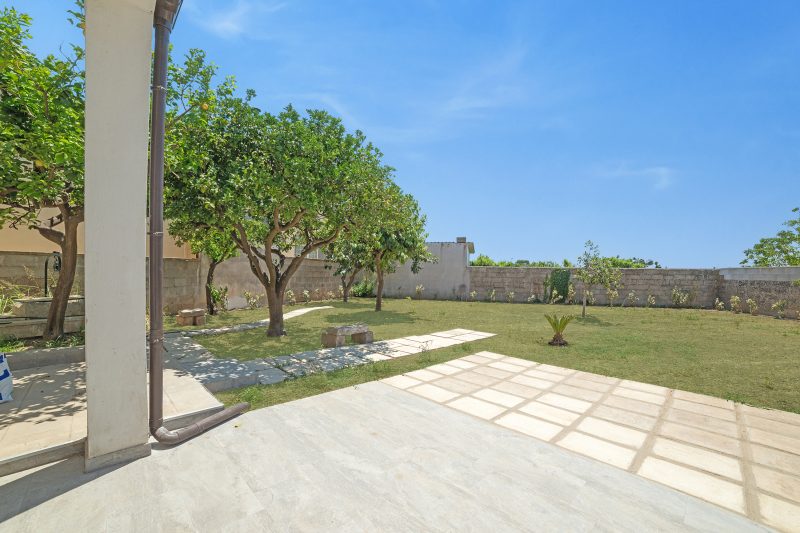 Casa Miggiano 6 BR Apartment in Town