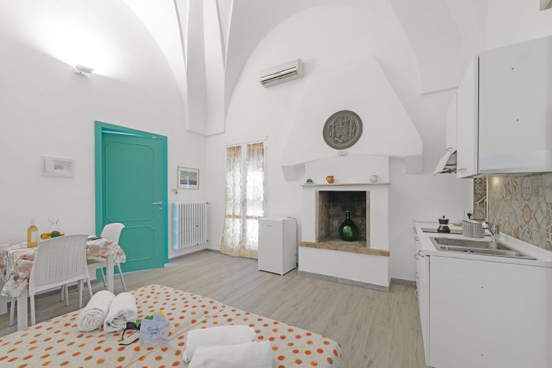 Casa Miggiano 6 BR Apartment in Town