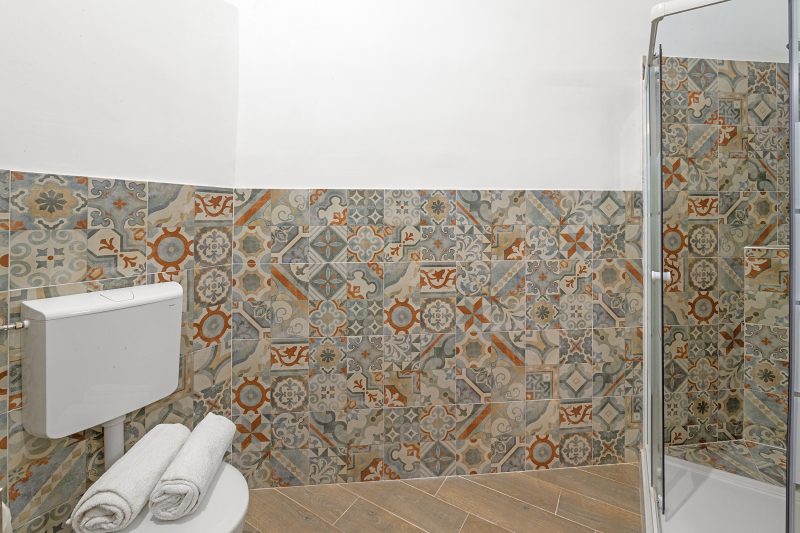 Casa Miggiano 6 BR Apartment in Town