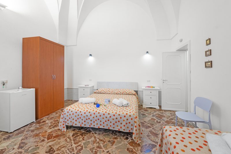 Casa Miggiano 6 BR Apartment in Town
