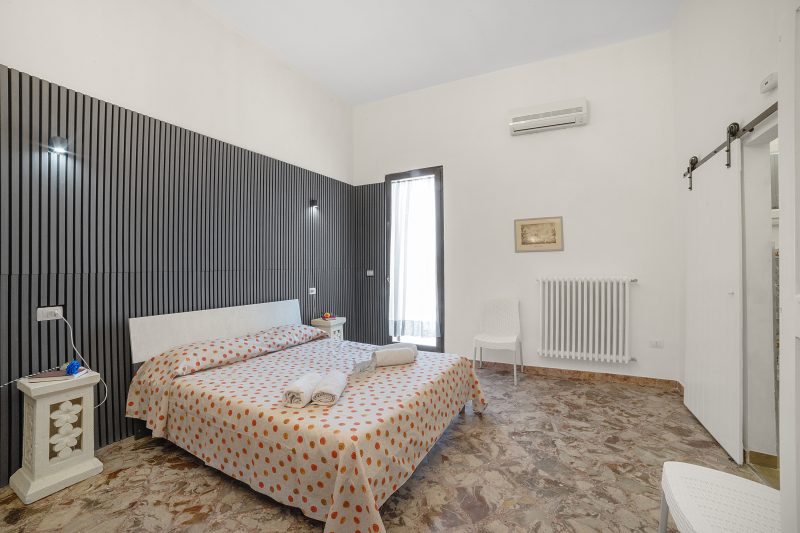Casa Miggiano 6 BR Apartment in Town