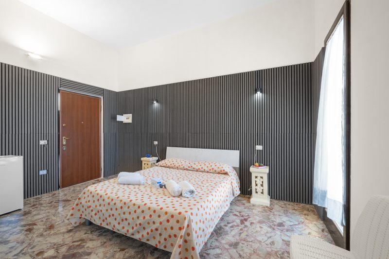Casa Miggiano 6 BR Apartment in Town