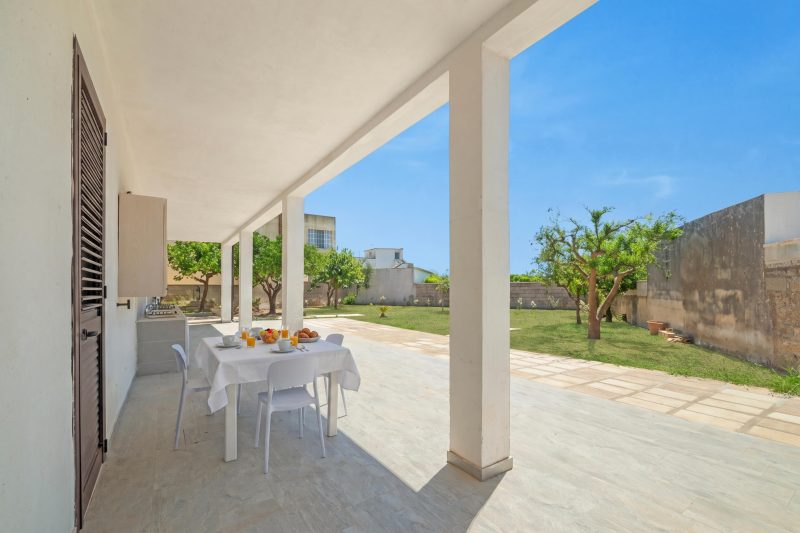 Casa Miggiano 6 BR Apartment in Town