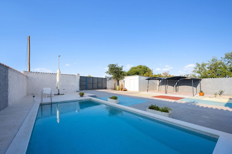 Holiday Home Eros with Pool