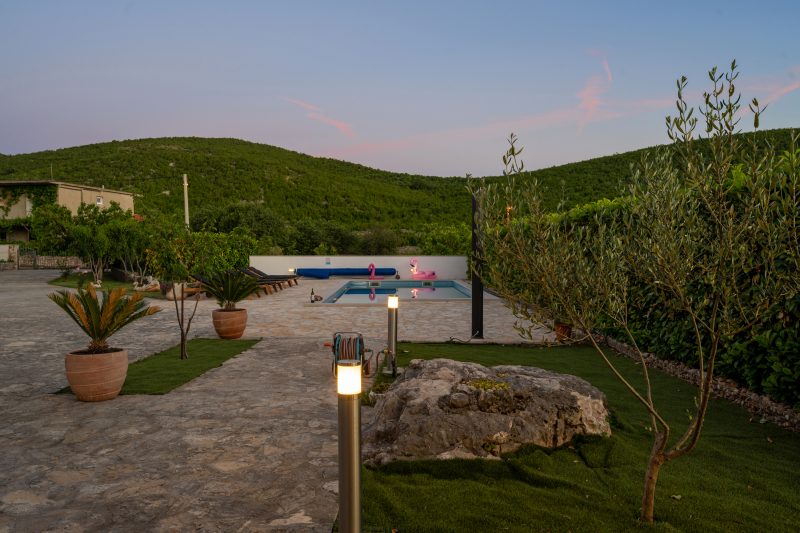 Pool Villa Marija