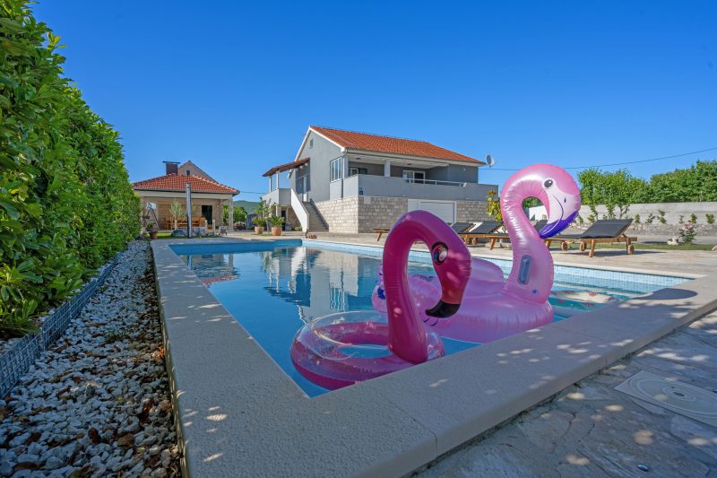 Pool Villa Marija