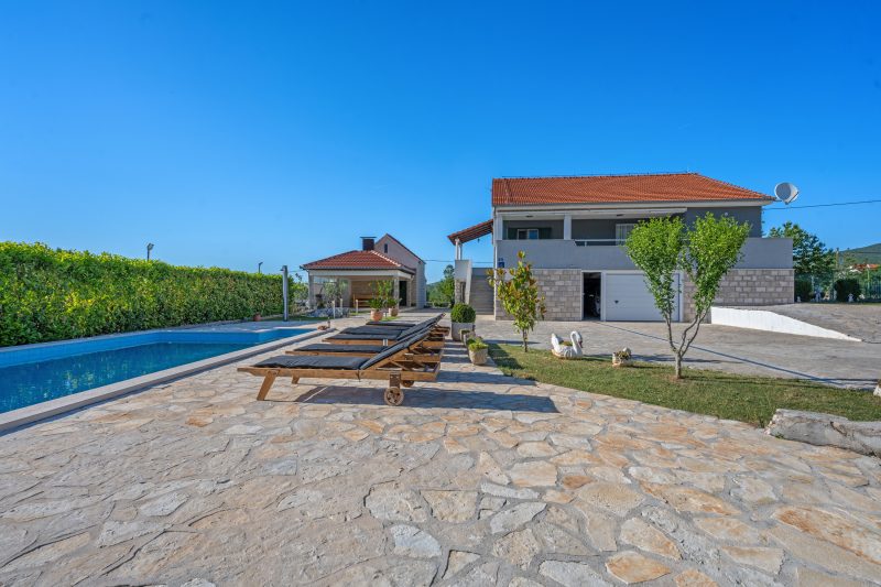 Pool Villa Marija