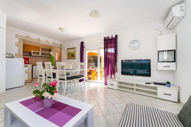 Pool & Jacuzzi Home NadaLina